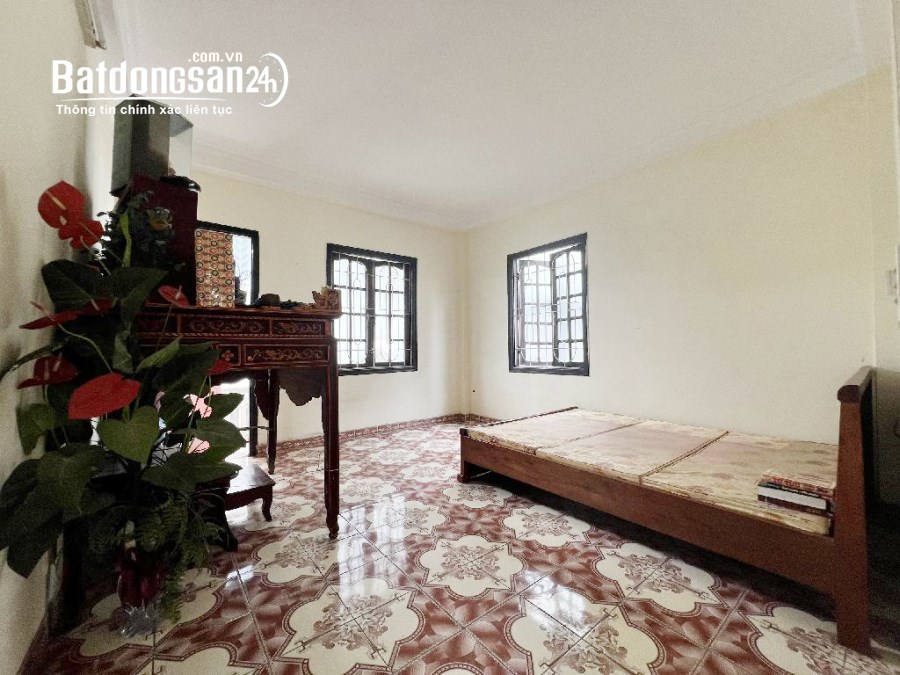 Bán nhà Văn Quán 35m2 4 tầng, lô góc, ô tô, Gần Hồ 7.75 tỷ.