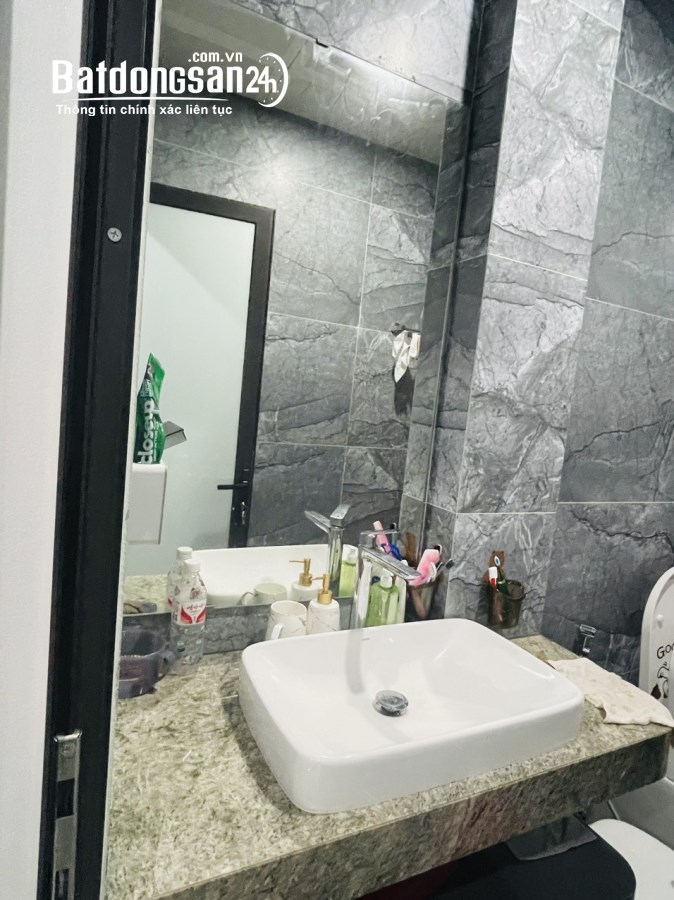 bán nhà 5.5 tầng Lai Xá. P.lô, ô tô tránh, vỉa hè rộng: DT75m2* Đường 10m*Tổng 412 m2