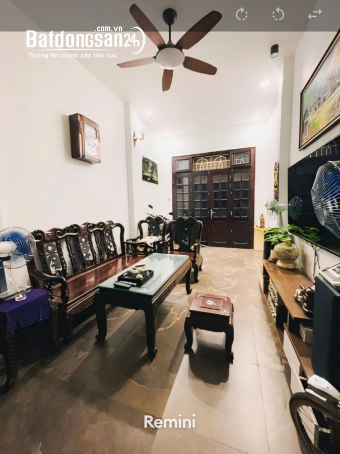 Bán nhà phố Nguyễn Đình Thi 30m2, 5 tầng ô tô dừng đỗ 24/24 tầng thượng view Hồ Tây 