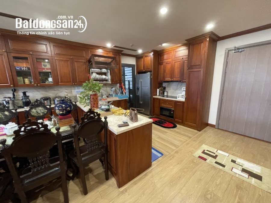 Chuyển nơi ở nên cần cho thuê căn góc view hồ 4PN Vinhomes Skylake tòa S3