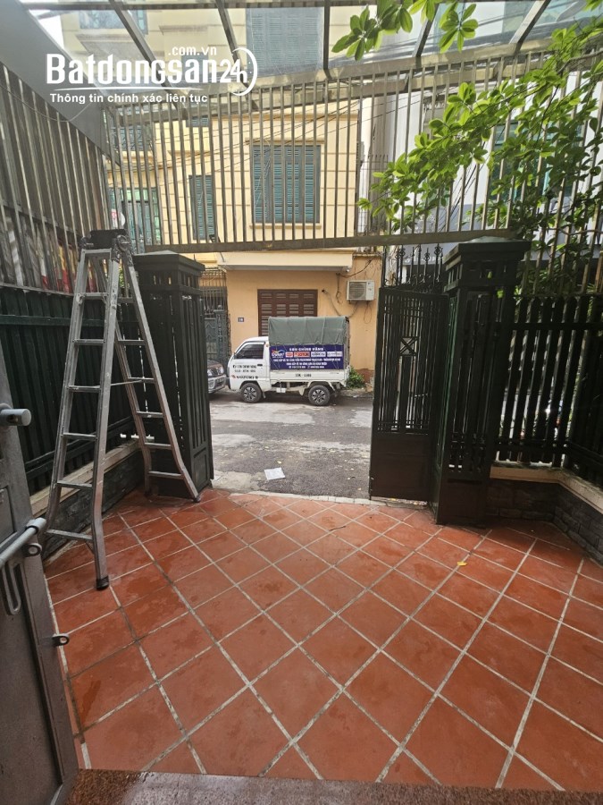 Cho thuê nhà ngõ ô tô Kim Giang, Hoàng Mai 75m x 5T - 6 phòng giá 22TR, kinh doanh VP