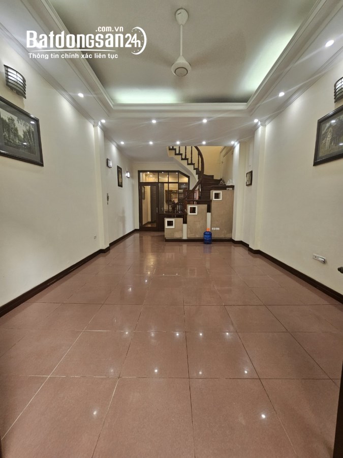Cho thuê nhà ngõ ô tô Kim Giang, Hoàng Mai 75m x 5T - 6 phòng giá 22TR, kinh doanh VP