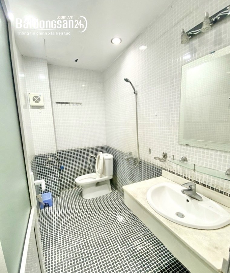 NHÀ ĐẸP PHỐ TÂY SƠN, ĐỐNG ĐA, Ô TÔ cách 5m, KINH DOANH - 50m2, 4T, MT 4m. Giá 8,7 tỷ