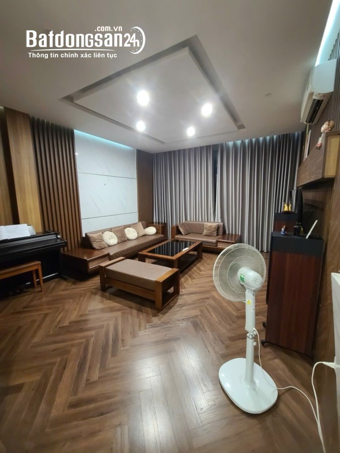 Bán nhà đẹp phố Đại Cồ Việt 40m2, 5T, MT4.3m giá 11.5 tỷ gần Công Viên Thống Nhất