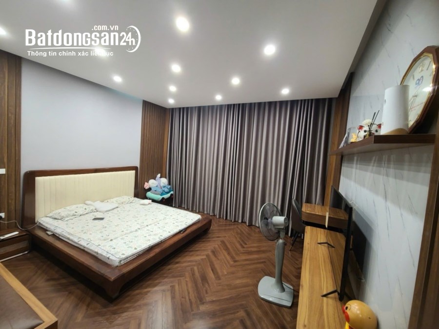 Bán nhà đẹp phố Đại Cồ Việt 40m2, 5T, MT4.3m giá 11.5 tỷ gần Công Viên Thống Nhất