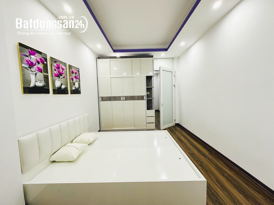 Chỉ Nhỉnh 5 tỷ- 6 Tầng-MT 3.3-Lõi Đống Đa-Gần Ô tô.