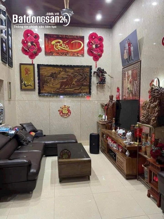 Bán căn nhà 3 tầng ngõ phố Chợ Con, ph Quang Trung, TP HD, 57.8m2, mt 6.95m, 3 ngủ