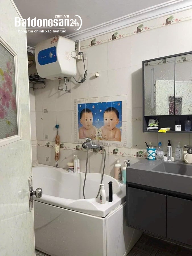 Bán căn nhà 3 tầng ngõ phố Chợ Con, ph Quang Trung, TP HD, 57.8m2, mt 6.95m, 3 ngủ