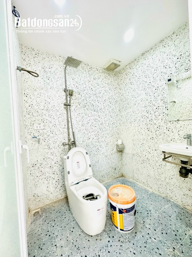 BÁN NHÀ TẬP THỂ MẶT PHỐ TRƯỜNG CHINH – TẶNG NỘI THẤT, AN SINH TUYỆT ĐỈNH, 60M2, GIÁ 2