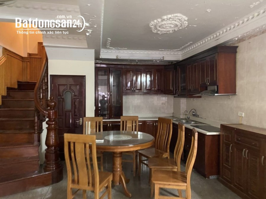 Cho thuê nhà ngõ ô tô, KD  Phan Văn Trường, Cầu Giấy 70m x 5T - 7 phòng giá 22 triệu