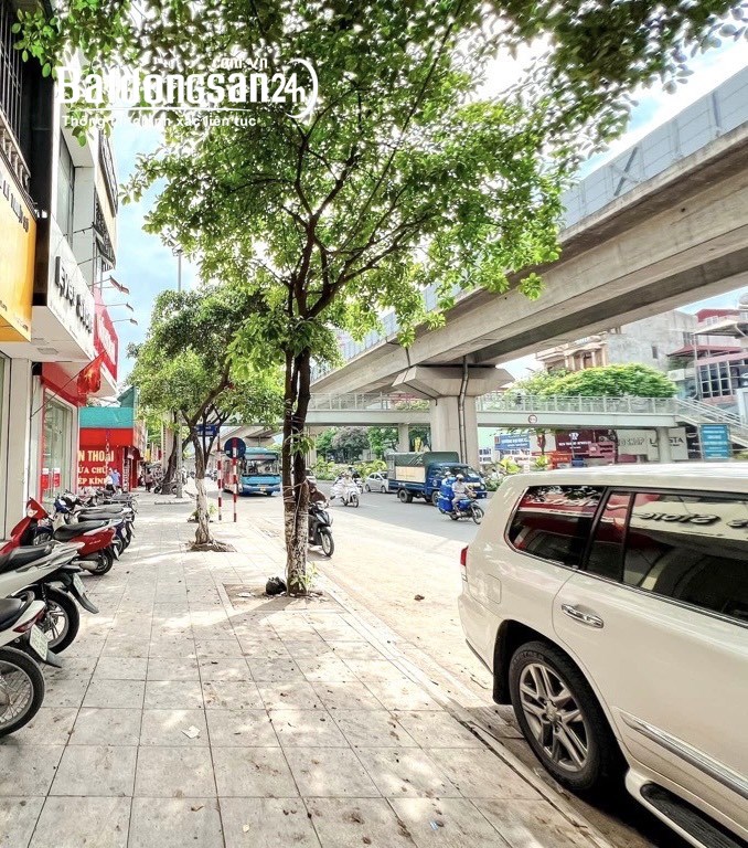 MẶT PHỐ NGUYỄN TRÃI -VỈA HÈ CỰC RỘNG, 30m2, 4 TẦNG, MT 3.2m. Giá 9,3 tỷ.