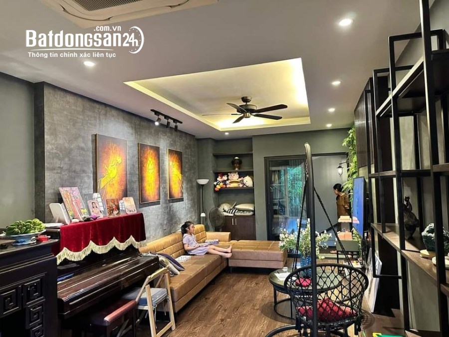 Bán Nhà Phố Trạm, Cổ Linh, Long Biên, 40m2, 5 Tầng, Vỉa Hè, Gara, Ô Tô, Kinh Doanh 