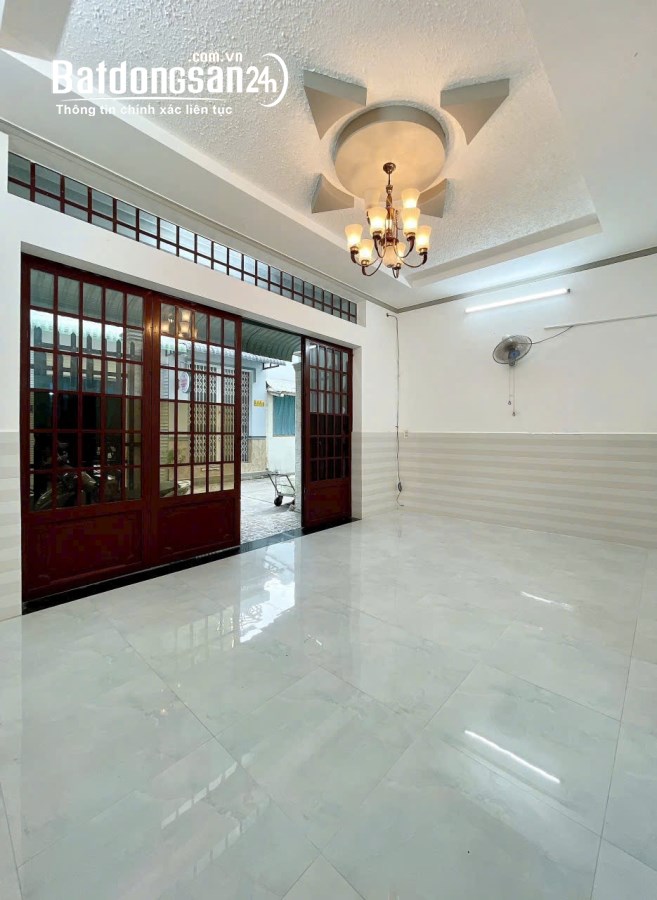 NHÀ LẦU ĐÚC KIÊN CỐ - SAU LƯNG TRƯỜNG TIỂU HỌC THỚI BÌNH - HẺM 67 HÙNG VƯƠNG