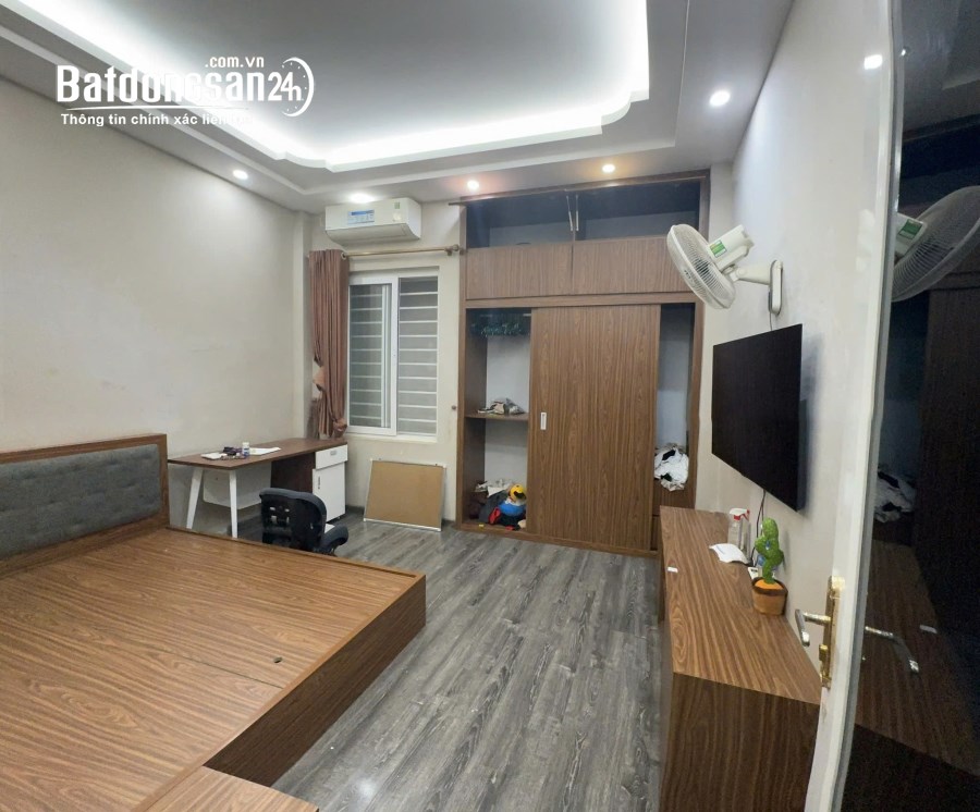 Cho thuê nhà ngõ thông, ô tô, KD Thái Thịnh 1, Đống Đa 48m x 5T giá 25 triệu, đủ đồ