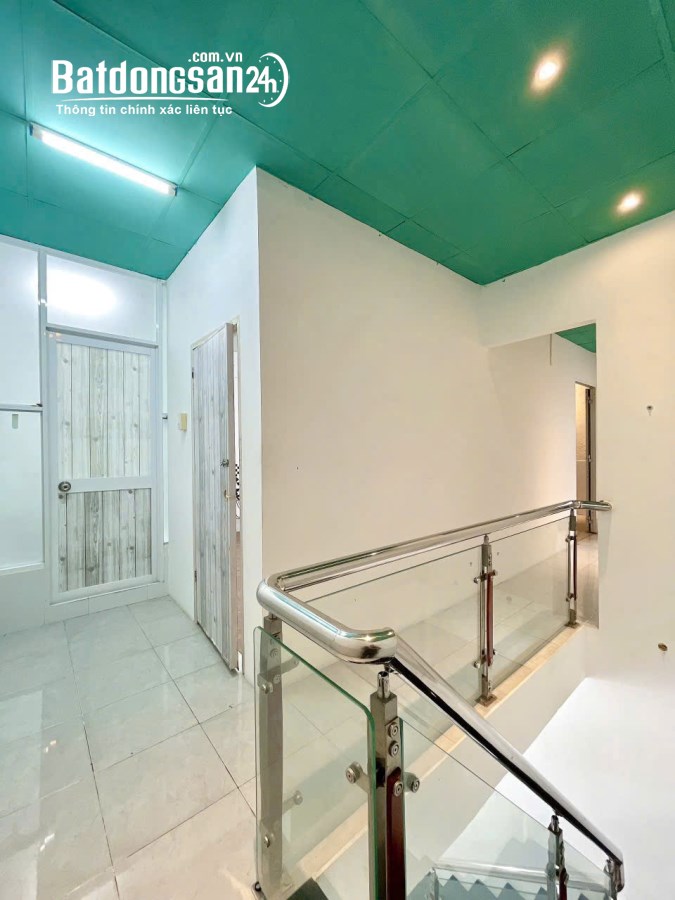 NHÀ LẦU ĐÚC KIÊN CỐ - SAU LƯNG TRƯỜNG TIỂU HỌC THỚI BÌNH - HẺM 67 HÙNG VƯƠNG