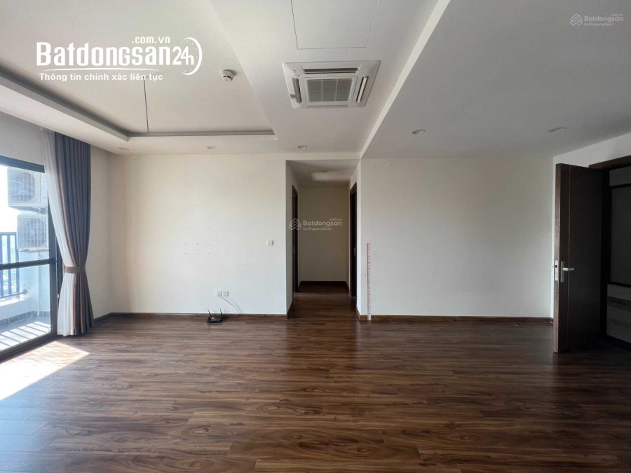 Cho thuê căn hộ M2 Ban cơ yếu Lê Văn Lương 100m2, 3 phòng ngủ đồ cơ bản 15tr/tháng