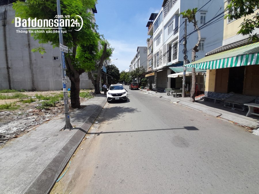 Bán đất mặt tiền đường D6 kế bên chung cư Eco green, Phường Bình Thuận, Quận 7