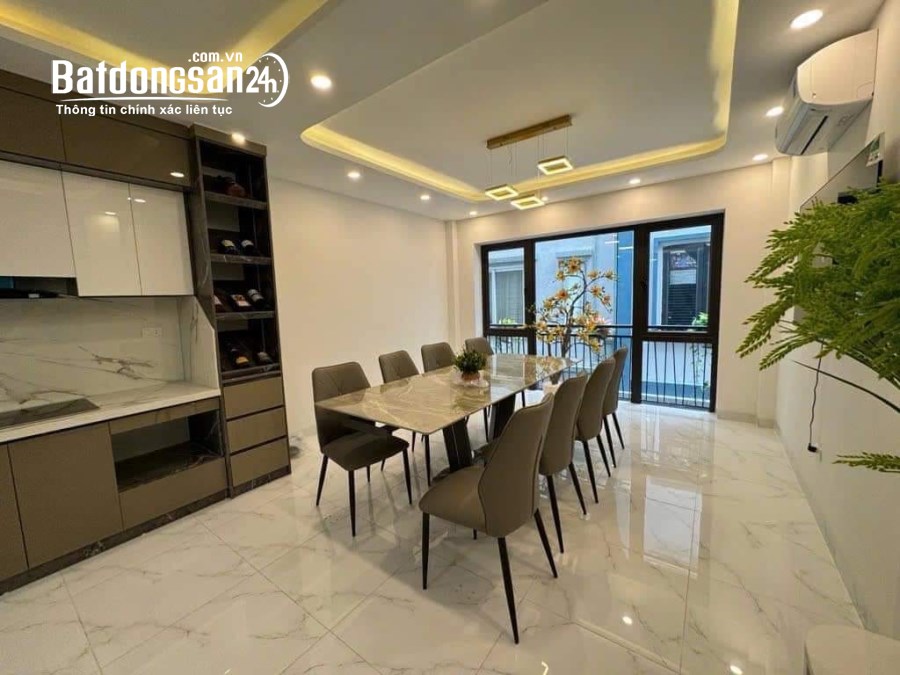 Bán Nhà Ngõ 2 Phố Ngọc Lâm, Long Biên, 50m2 x 6 Tầng, Phân Lô, Ô Tô, Full nội thất