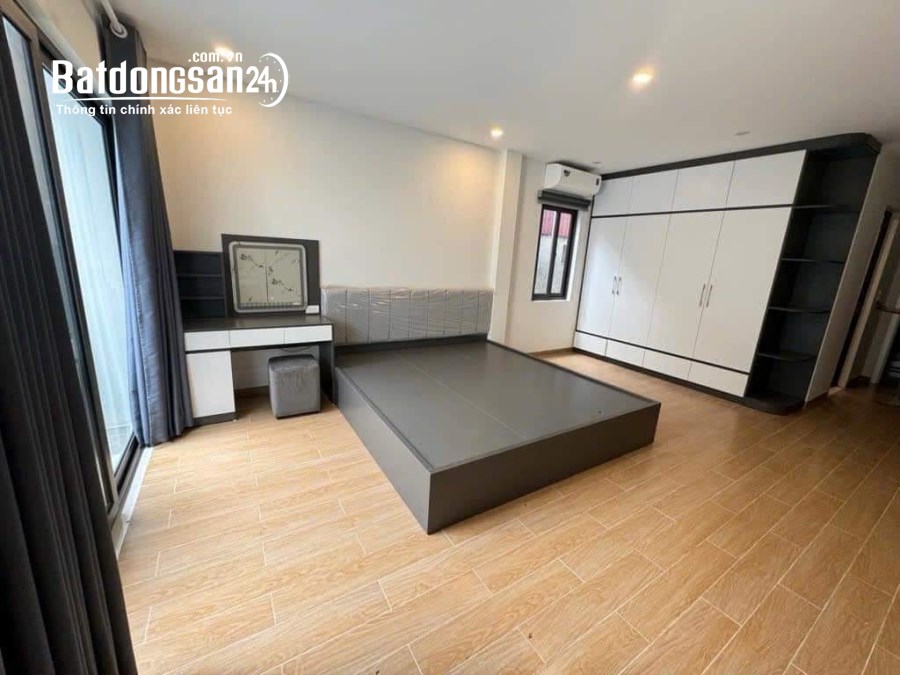 Bán Nhà Ngõ 2 Phố Ngọc Lâm, Long Biên, 50m2 x 6 Tầng, Phân Lô, Ô Tô, Full nội thất
