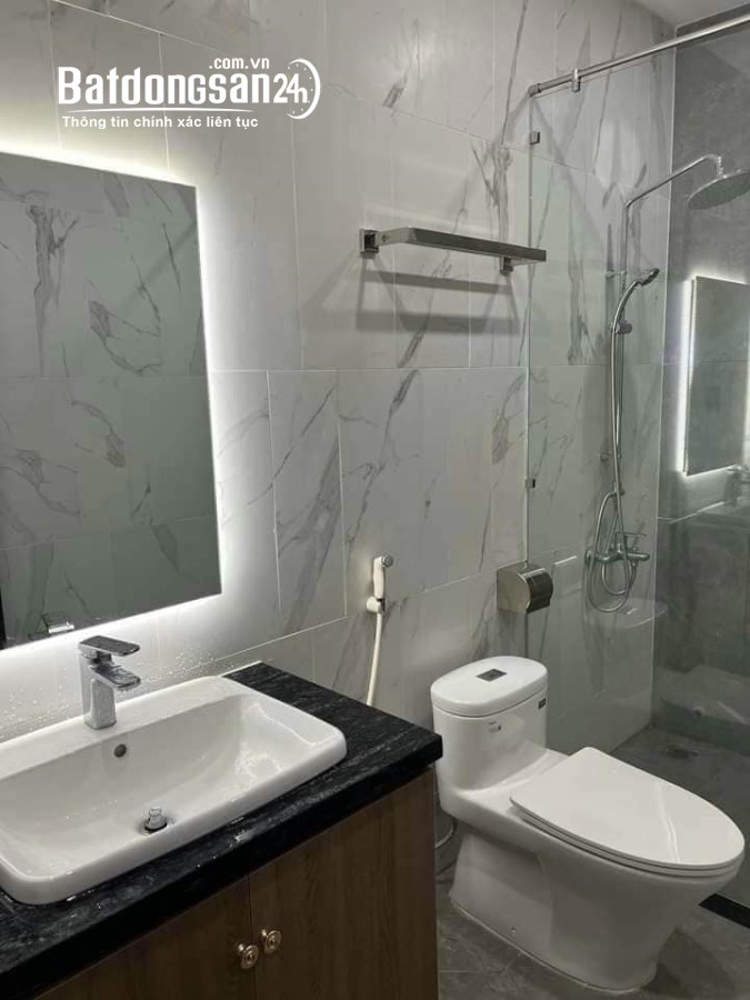 Bán Nhà Ngõ 2 Phố Ngọc Lâm, Long Biên, 50m2 x 6 Tầng, Phân Lô, Ô Tô, Full nội thất