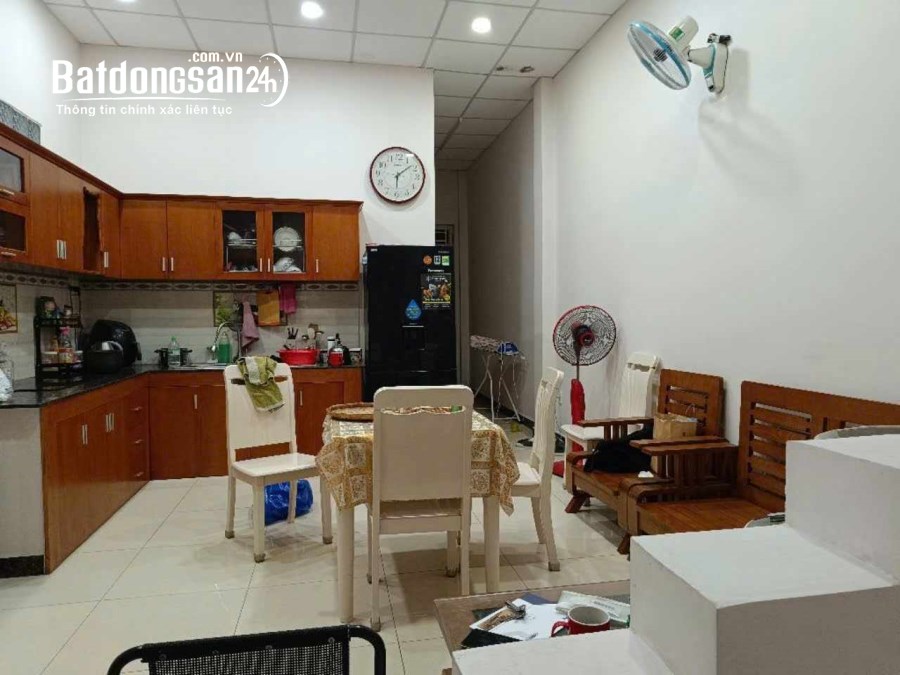 Bán nhà 2 tầng, hẻm xe tăng tránh nhau Đường Phú Thuận, Phường Phú Thuận, Quận 7