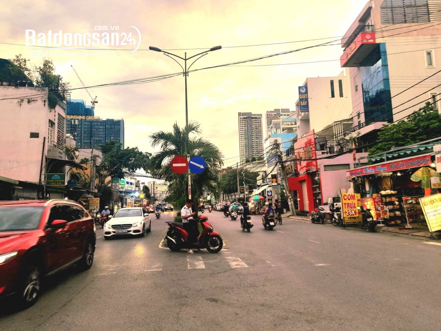 Bán nhà 2 tầng, hẻm xe tăng tránh nhau Đường Phú Thuận, Phường Phú Thuận, Quận 7