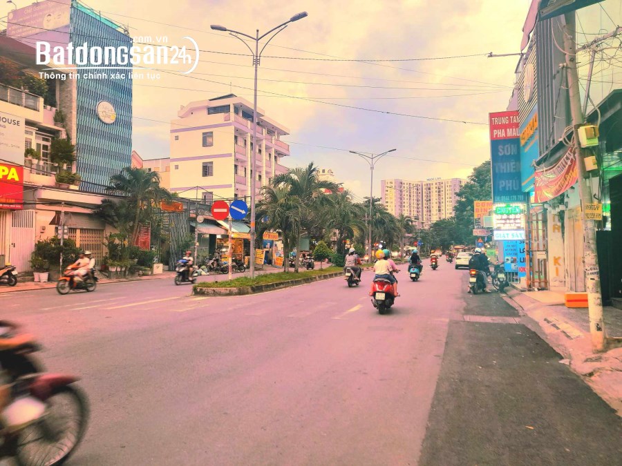 Bán nhà 2 tầng, hẻm xe tăng tránh nhau Đường Phú Thuận, Phường Phú Thuận, Quận 7