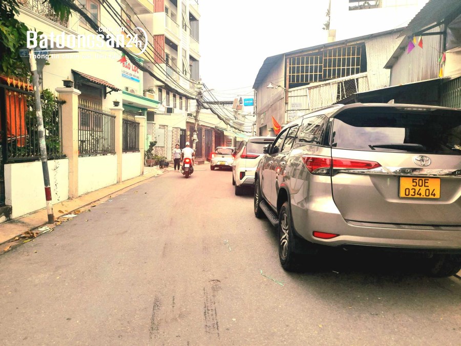 Bán nhà 2 tầng, hẻm xe tăng tránh nhau Đường Phú Thuận, Phường Phú Thuận, Quận 7