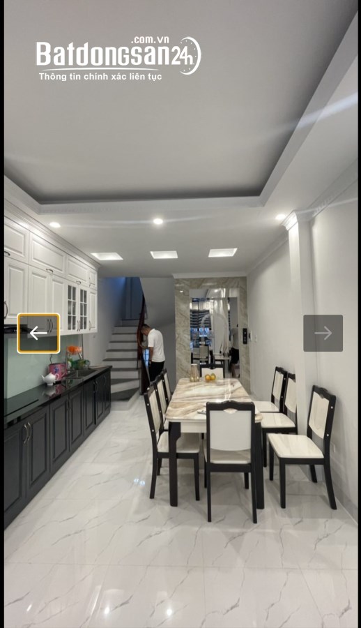 Bán Gấp Nhà Ngõ 23 Bồ Đề, Long Biên, 40m2, 6Tầng, Lô Góc, Thang Máy, Full đồ