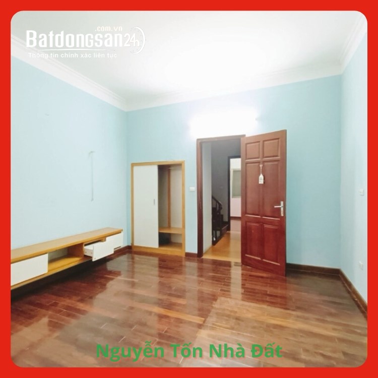 Nhà Hoa Hậu  PHỐ HOÀNG VĂN THÁI Ô TÔ DT 40m2 x 4 TẦNG x MT4,5 NHÀ DÂN