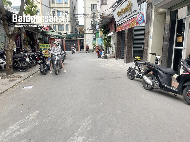 Cần bán 65,5m2 nhà cấp 4 mặt phố Cựu Việt 1, Trâu Quỳ. Hiện đang cho thuê 8tr/tháng