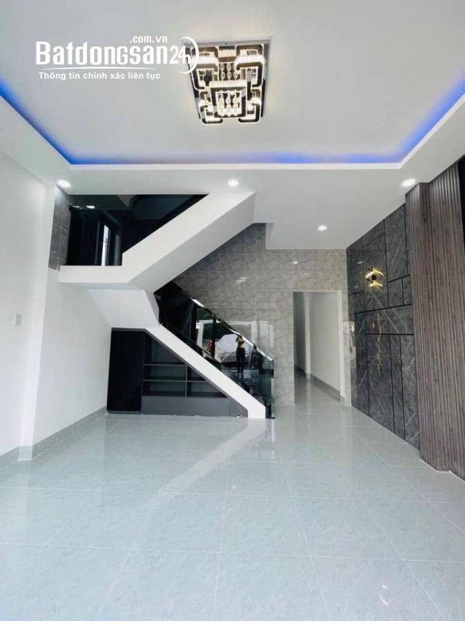 Nhà gác lửng sang trọng liền kề P.Tân Phong. Chỉ trả trước 450 triệu nhận nhà 