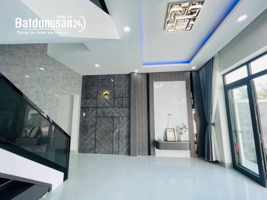 Nhà gác lửng sang trọng liền kề P.Tân Phong. Chỉ trả trước 450 triệu nhận nhà 