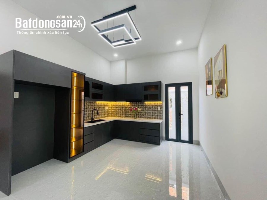 Nhà gác lửng sang trọng liền kề P.Tân Phong. Chỉ trả trước 450 triệu nhận nhà 