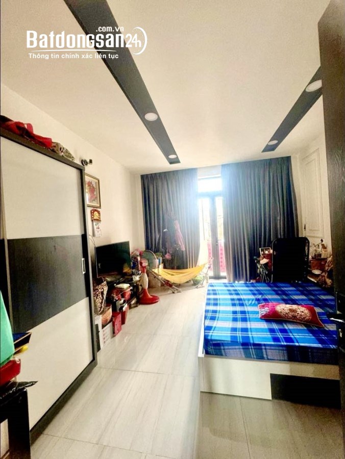 Bán gấp nhà 4 tầng,42m2,hẻm 6m,gần mặt tiền Nguyễn Thiện Thuật,Quận 3, 8.xx TỶ