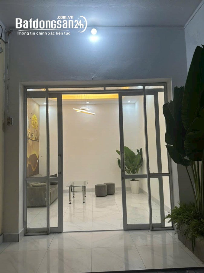 Bán căn nhà 2 tầng ngõ phố Nguyễn Hữu Cầu, ph Ngọc Châu, TP HD, 75m2, 3 ngủ, gần chợ