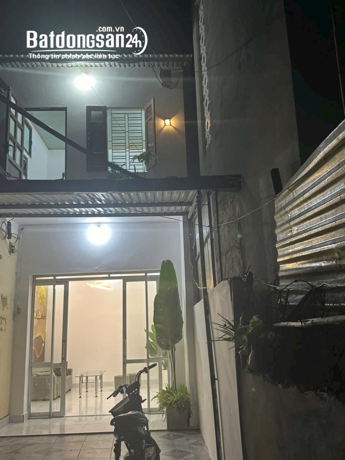 Bán căn nhà 2 tầng ngõ phố Nguyễn Hữu Cầu, ph Ngọc Châu, TP HD, 75m2, 3 ngủ, gần chợ