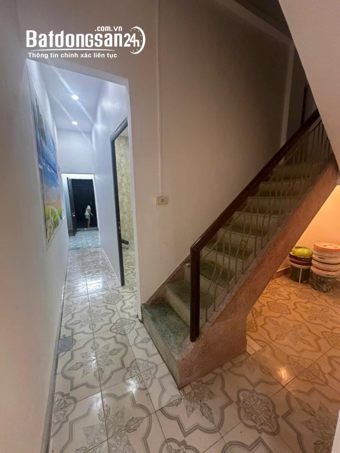 Bán căn nhà 2 tầng ngõ phố Nguyễn Hữu Cầu, ph Ngọc Châu, TP HD, 75m2, 3 ngủ, gần chợ