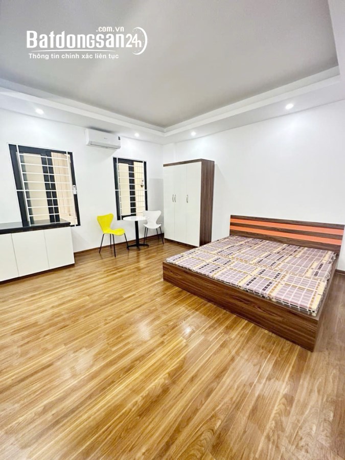 Bán nhà Nguyễn Khuyến 33m2 5 tầng, ô tô, gần hồ Văn Quán, dân xây 6.7