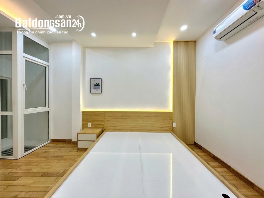 Bán nhà MẶT TIỀN Huỳnh Văn Bánh,mới đẹp lung linh 62m2 giá 17,5 tỷ