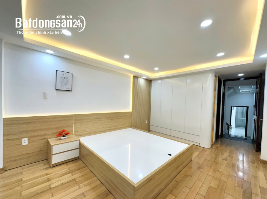 Bán nhà MẶT TIỀN Huỳnh Văn Bánh,mới đẹp lung linh 62m2 giá 17,5 tỷ