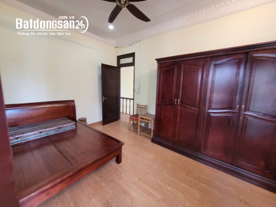 Cho thuê nhà ngõ ô tô Lạc Long Quân, Xuân La, Tây Hồ 62m x 4T - 5P giá 20tr, CHDV