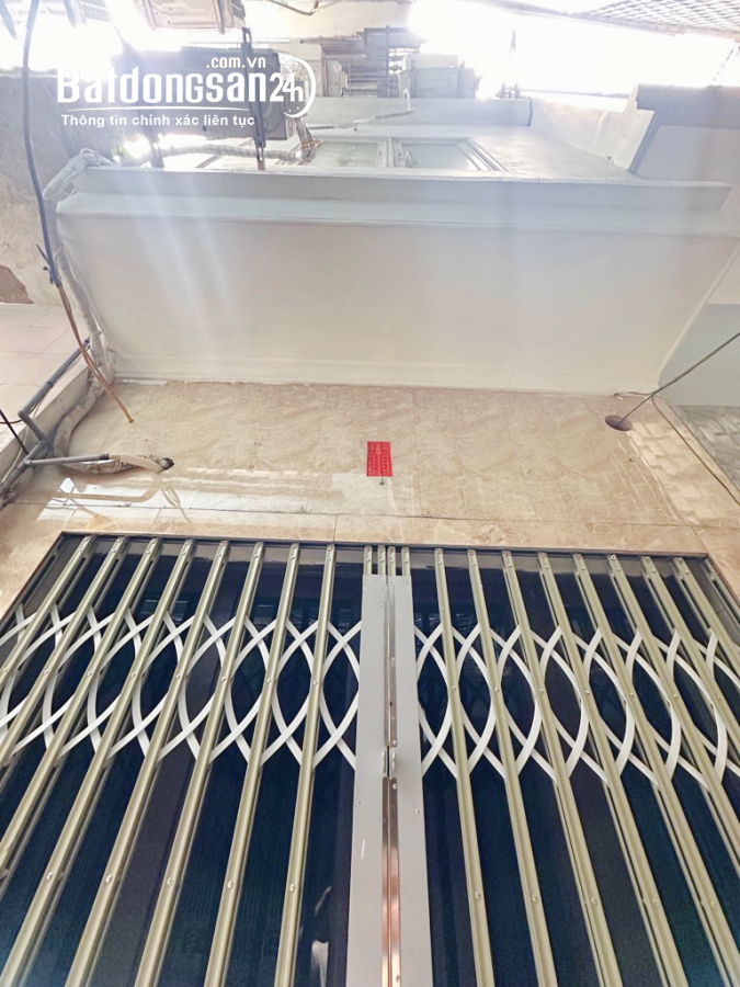 Nhất Vị Trí - Phố Trung Phụng - DT 30m - Cách Ô Tô 50m- chỉ 5.2 tỷ.