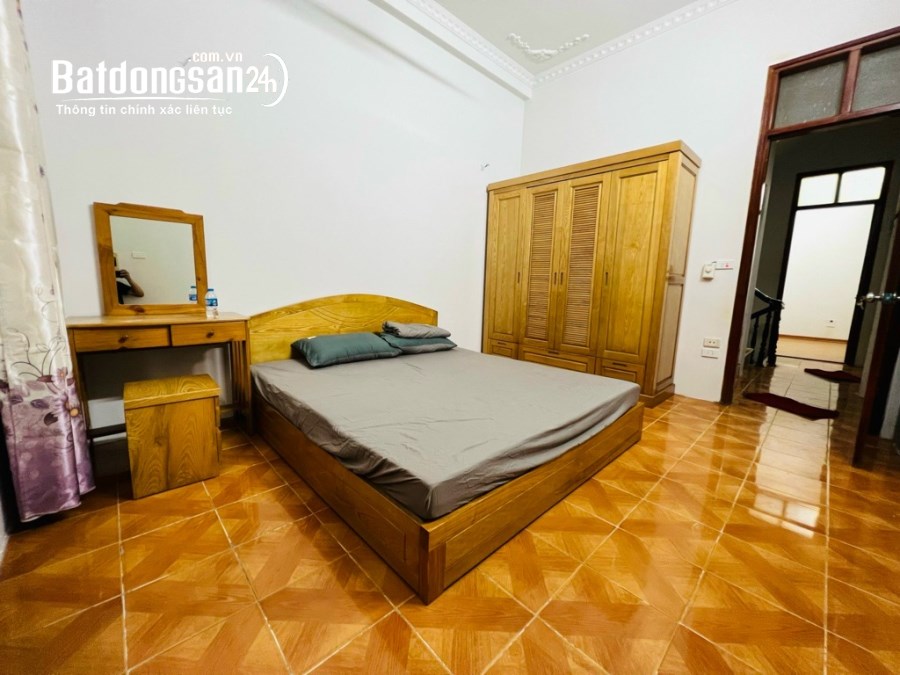 Bán nhà phân lô Nguyễn Phong Sắc, Cầu Giấy, Oto qua nhà,  An sinh tốt, Nhà đẹp, 42m2
