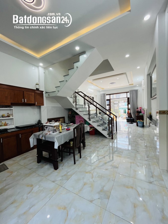 NHÀ THẠNH XUÂN-QUẬN 12- HẺM XE HƠI, 85M2, NGANG 4.6M, 4 TẦNG CHỈ  4 TỶ 950 