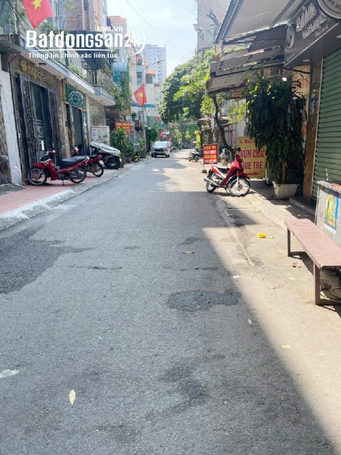 Bán nhà Yên Bình, 5 tầng, gần Hồ, ngõ nông, Cạnh KĐT Văn Quán  8.7 tỷ.