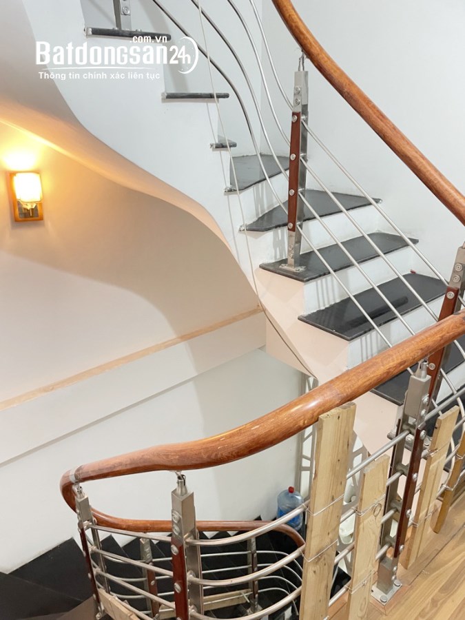 Bán nhà Ngọc Trục, 34m2 5 tầng, Ngõ thoáng, ô tô gần, ở ngay 4.95tỷ