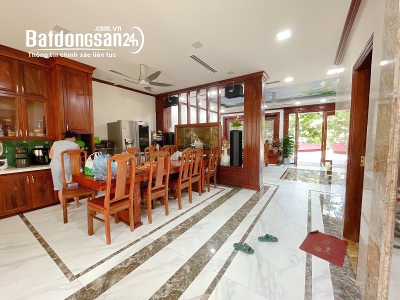 Bán nhà mặt phố Đường Phạm Văn Đồng, Phường Cổ Nhuế 1, Quận Bắc Từ Liêm