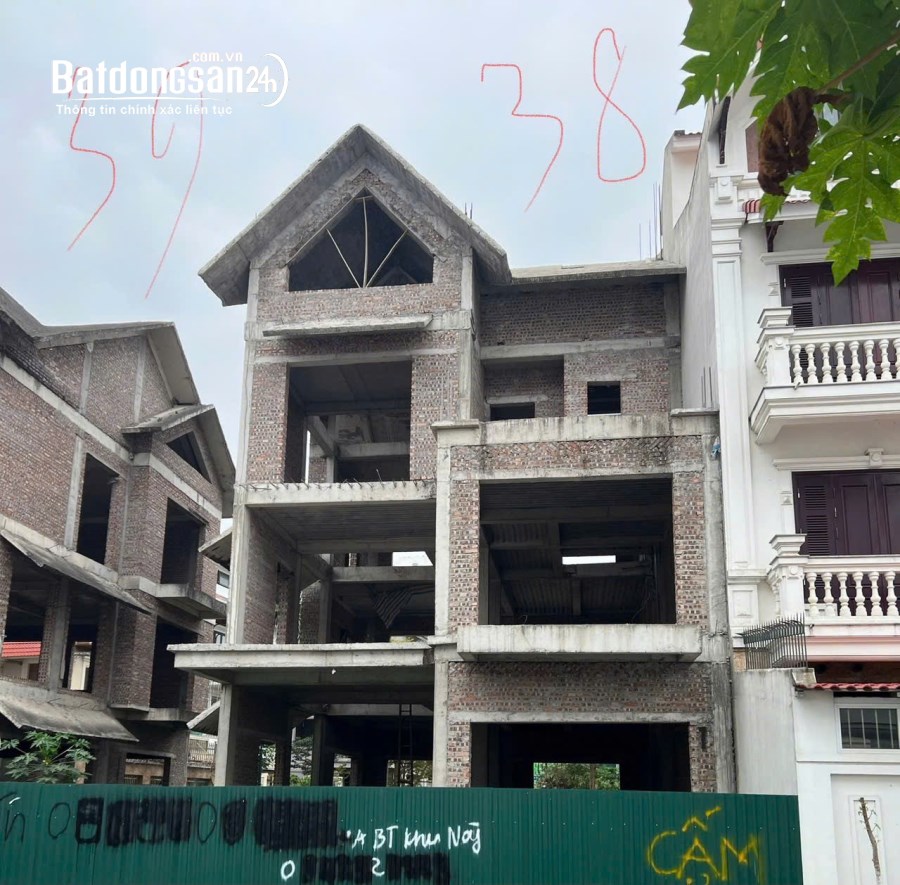 Bán biệt thự KĐT Thành Phố Giao Lưu 209m, 2 MT 11m mặt trước đường rộng mặt sau vườn 