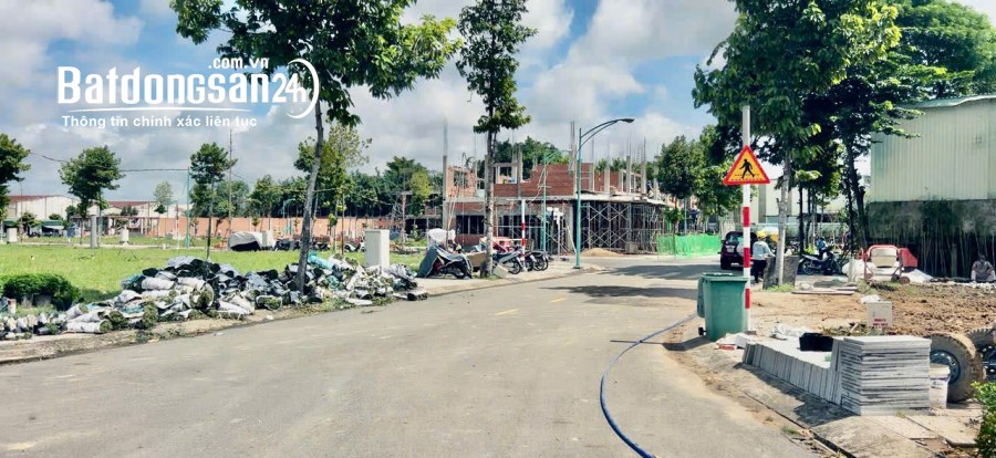 Nhà phố Liền kề, MT đường DT 743, Bình Chuẩn, Thuận An